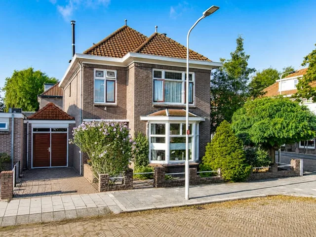 Koningin Emmastraat 11