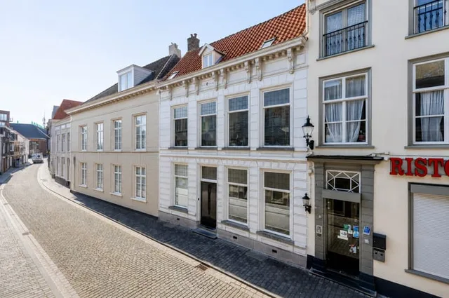Kerkstraat 12