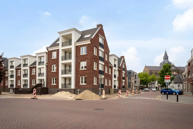 Secr. van Rooijstraat 18