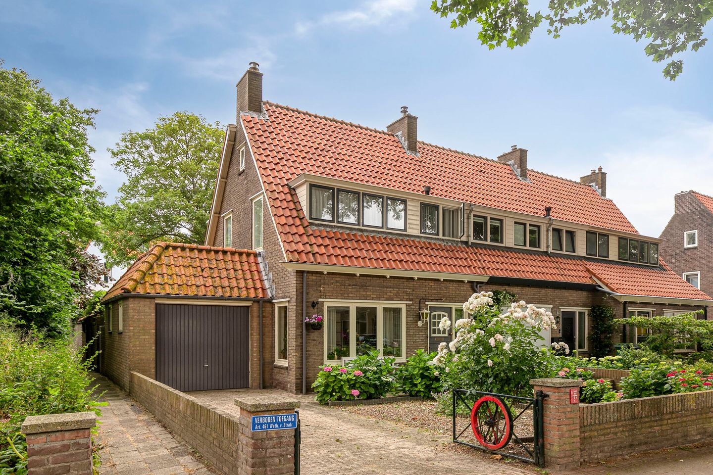 Dampoortstraat 1
