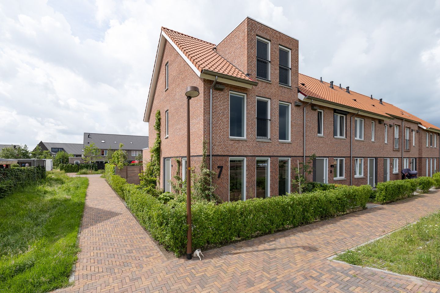 J. van den Broekstraat 7