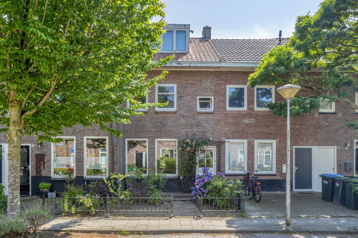 Pioenroosstraat 61