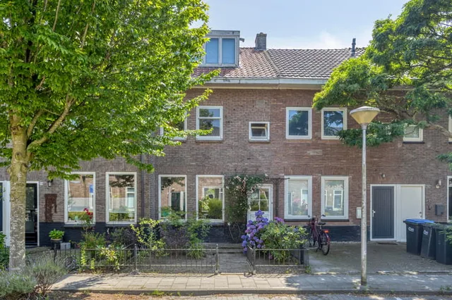 Pioenroosstraat 61