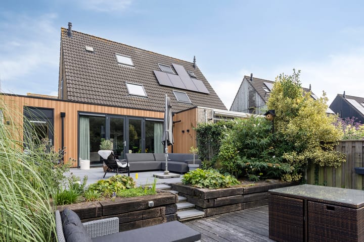 Schoener 42 47