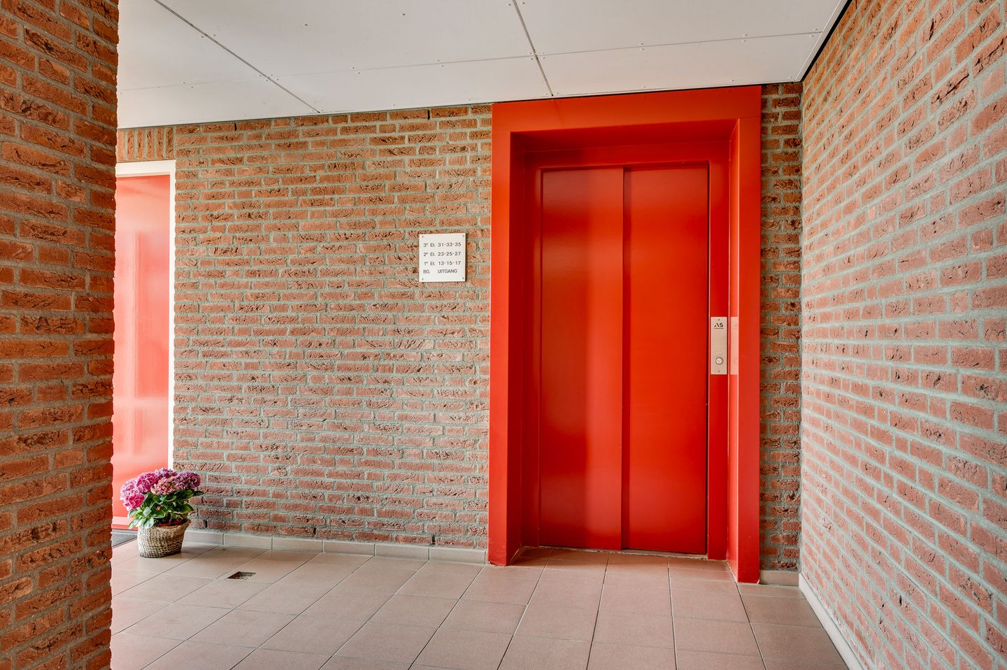 Graaf Reinaldstraat 33