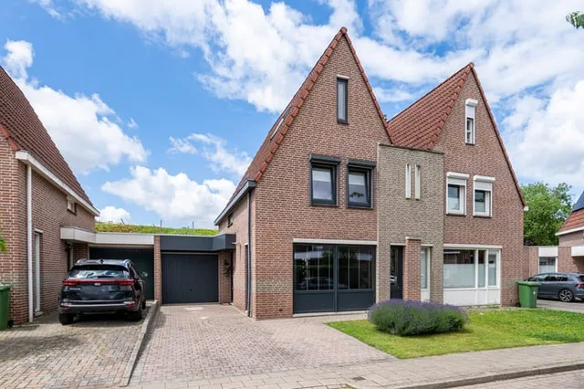 Mies van der Rohestraat 28