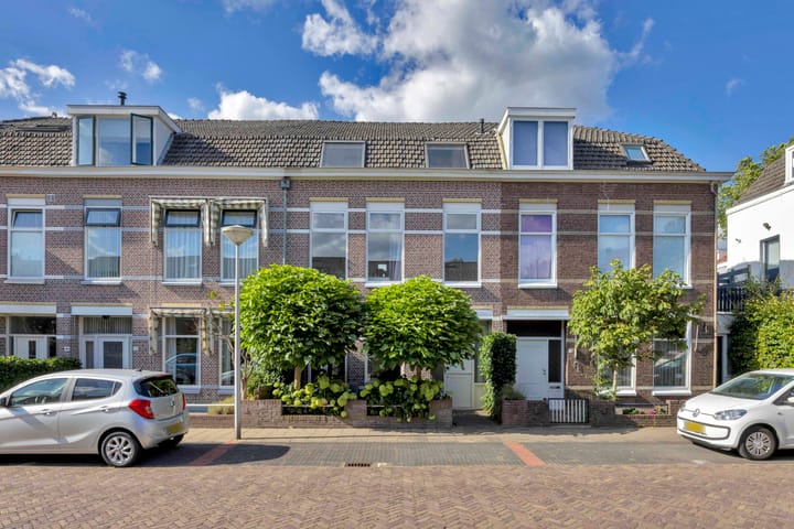 Oranjestraat 8