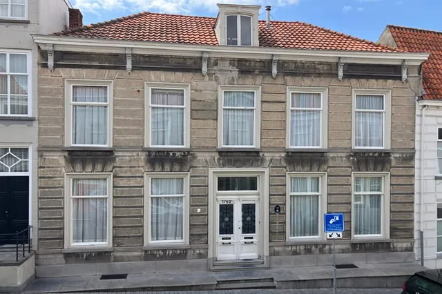 Hoogstraat 8
