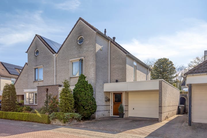 Zwaluwstraat 6