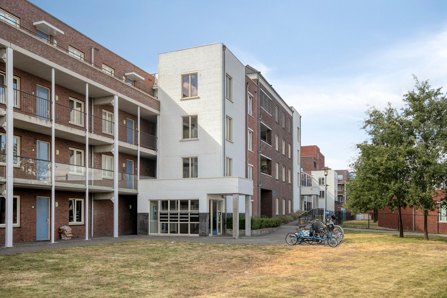 Hongarijehof 16