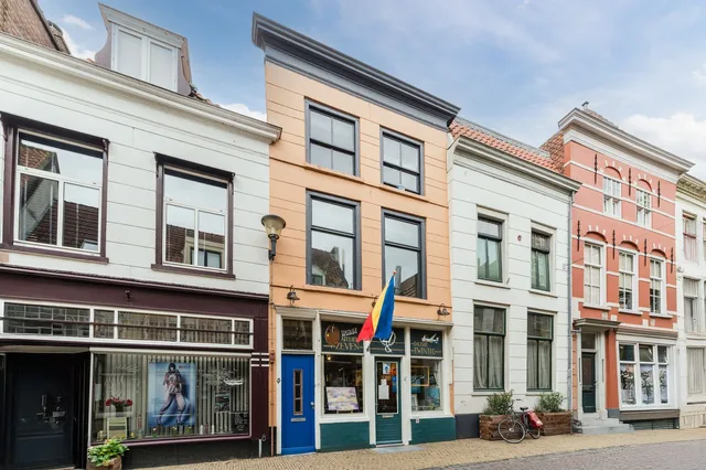 Burgstraat 25