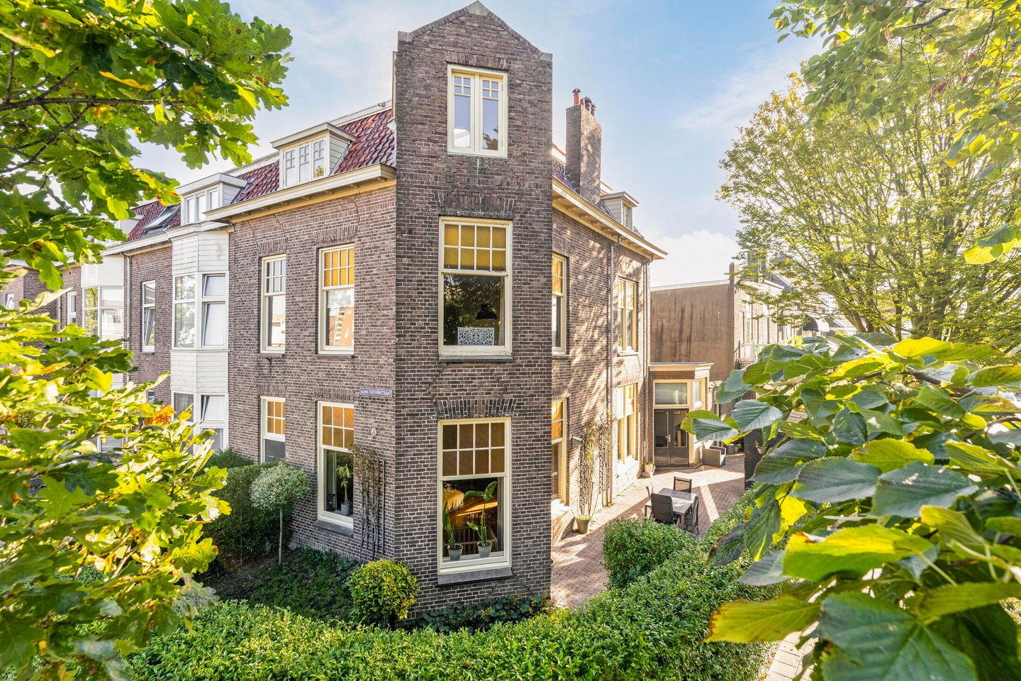 Alma Tademastraat 18