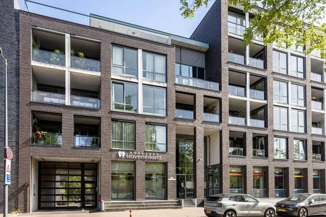 Eva Besnyöstraat 519