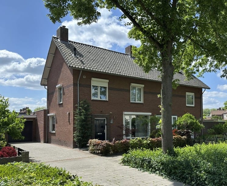 Valkenierstraat 96
