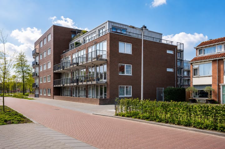 Tolstraat 138