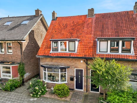 van Löben Selsstraat 5