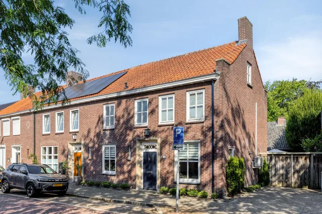 Deken Frankenstraat 17