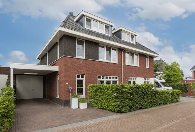 Vrouwenmantelstraat 9