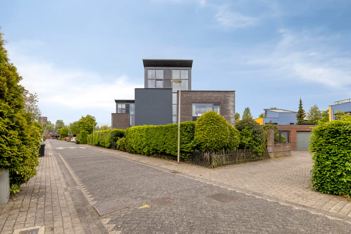 Sierra Madrestraat 2