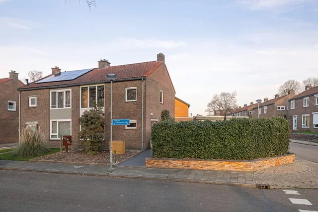 Pastoor Leonardus Canisiusstraat 12