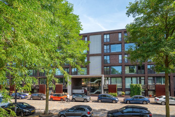 Eva Besnyöstraat 389