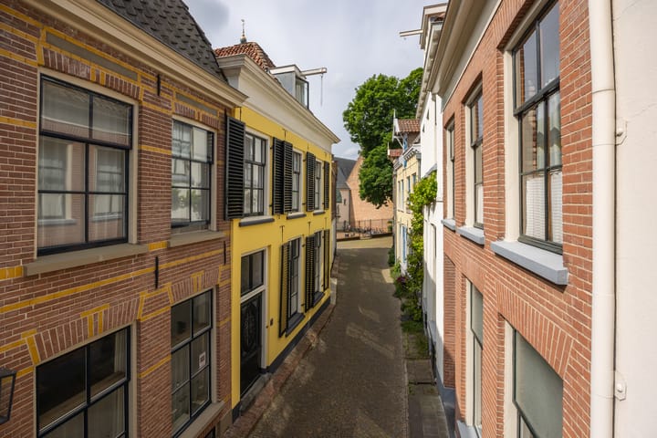 Raadhuissteeg 6