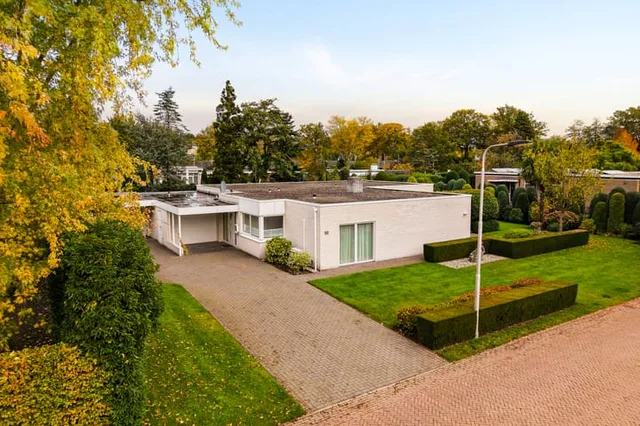 van Tienhovenlaan 10